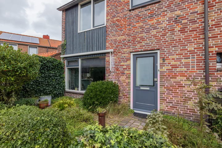 Photo 46 of Meidoornstraat 2