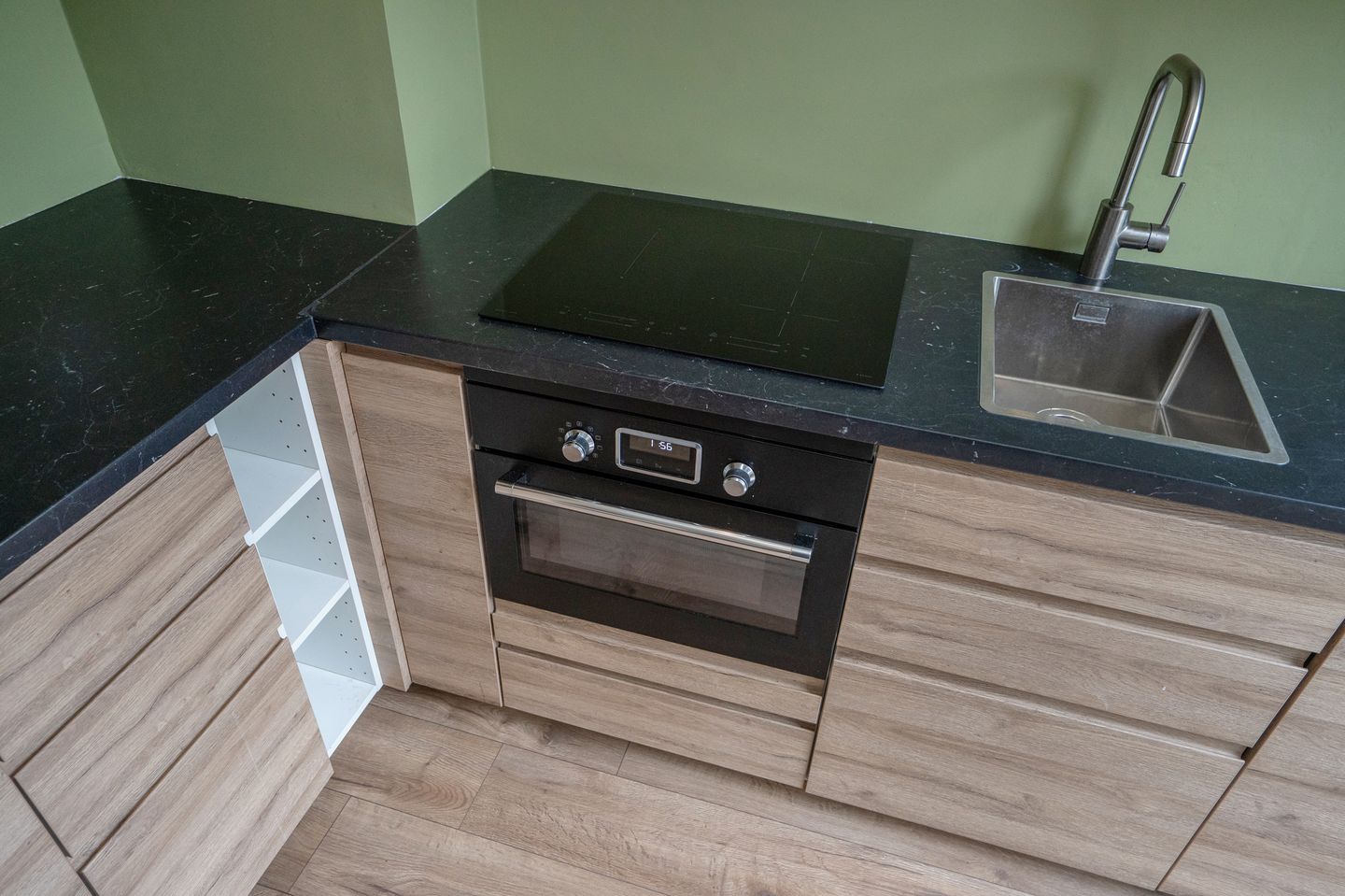 Photo 14 of van der Palmstraat 9