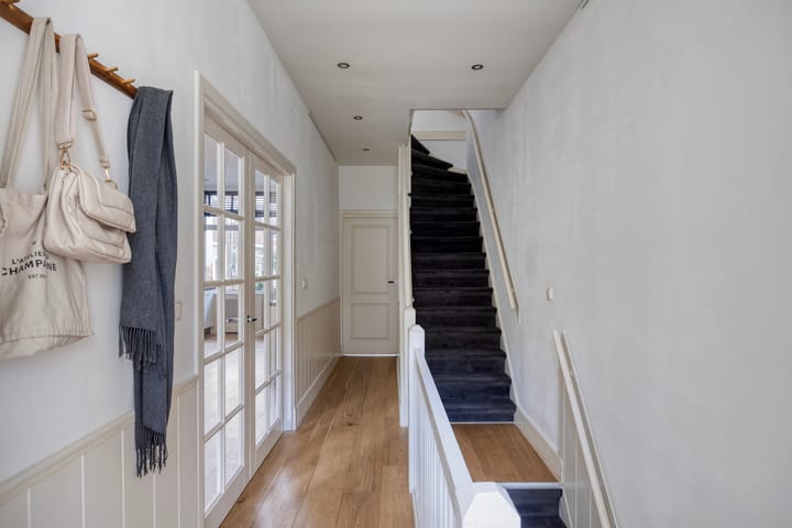 Photo 12 of Van Swindenstraat 223