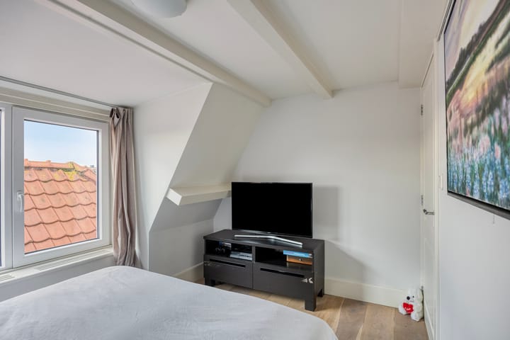 Photo 33 of Van Swindenstraat 223