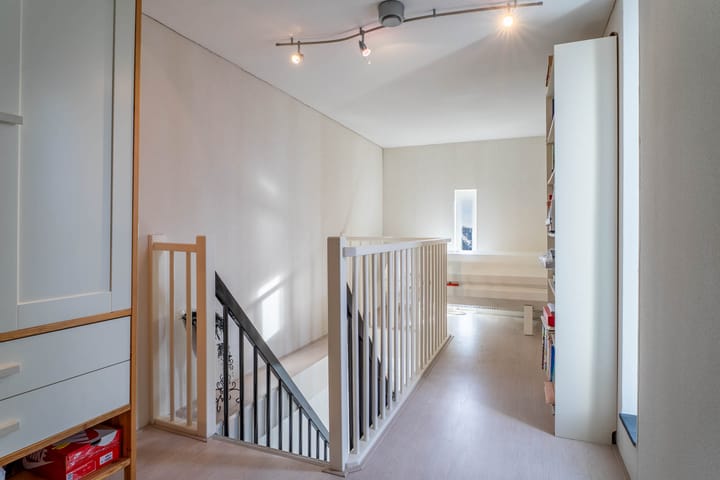 Photo 28 of Varsseveldstraat 143