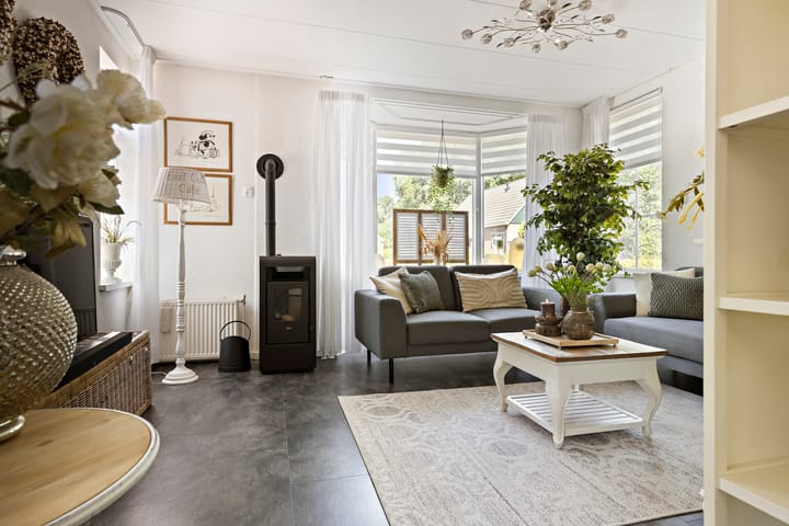 Photo 2 of Middenweg 95