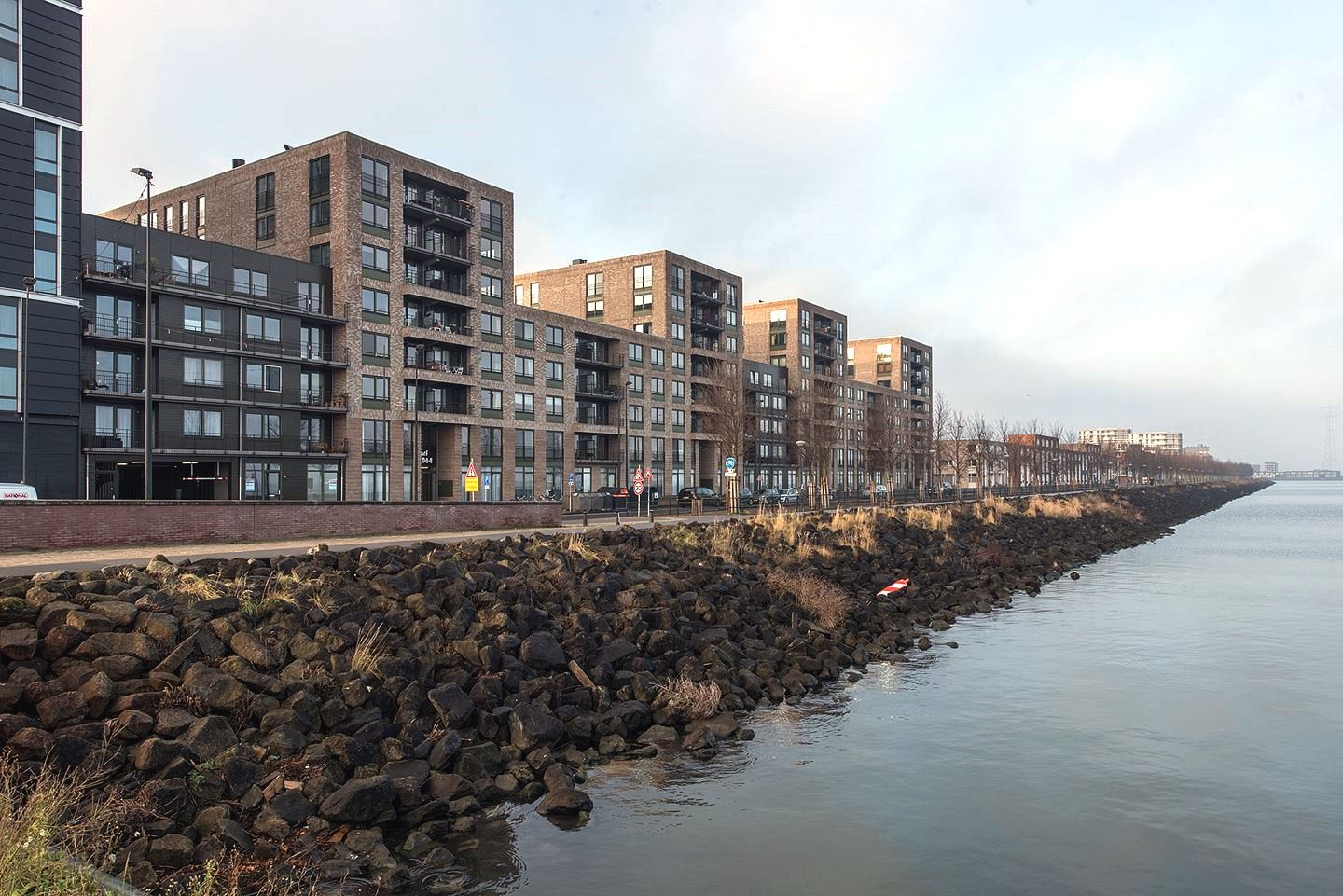 Photo 5 of Bert Haanstrakade 932