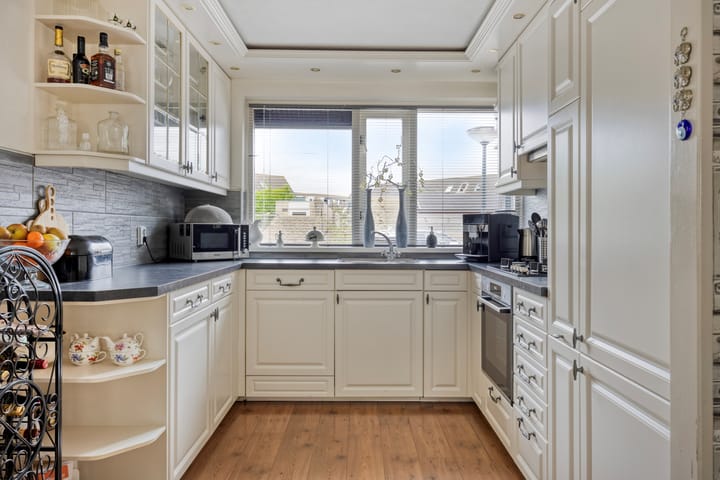 Photo 7 of Anna Teding van Berkhoutstraat 34