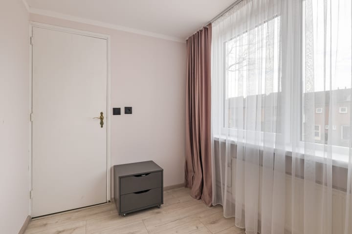 Foto 24 van Poelruitstraat 9