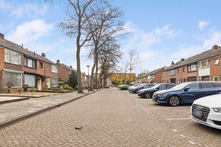 Foto 32 van Poelruitstraat 9