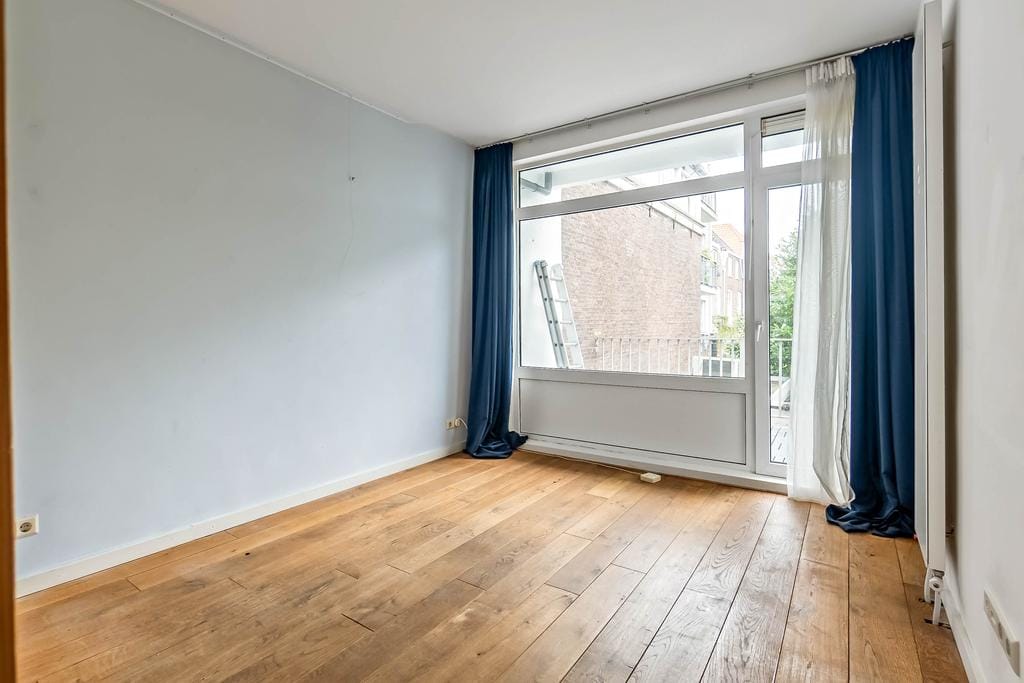 Photo 11 of Piet Heinstraat 43-A