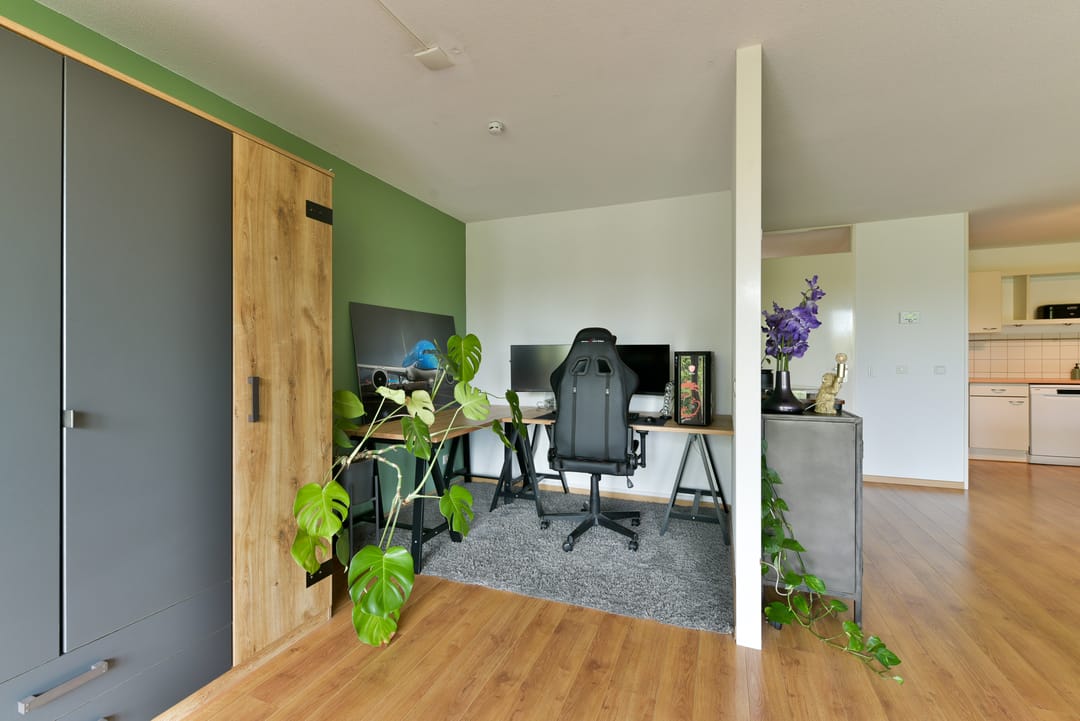 Photo 11 of Bronmos 14