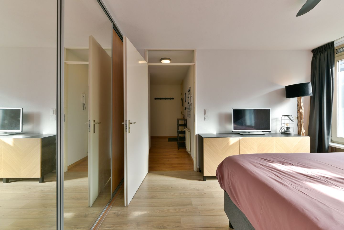 Photo 29 of Bronmos 14