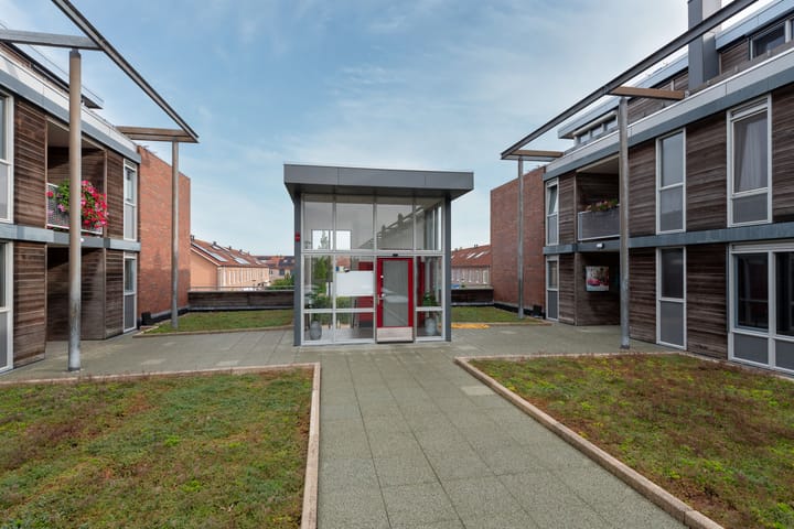 Photo 35 of Bronmos 14