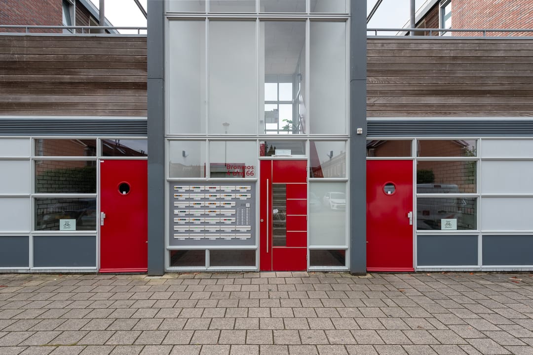 Photo 38 of Bronmos 14