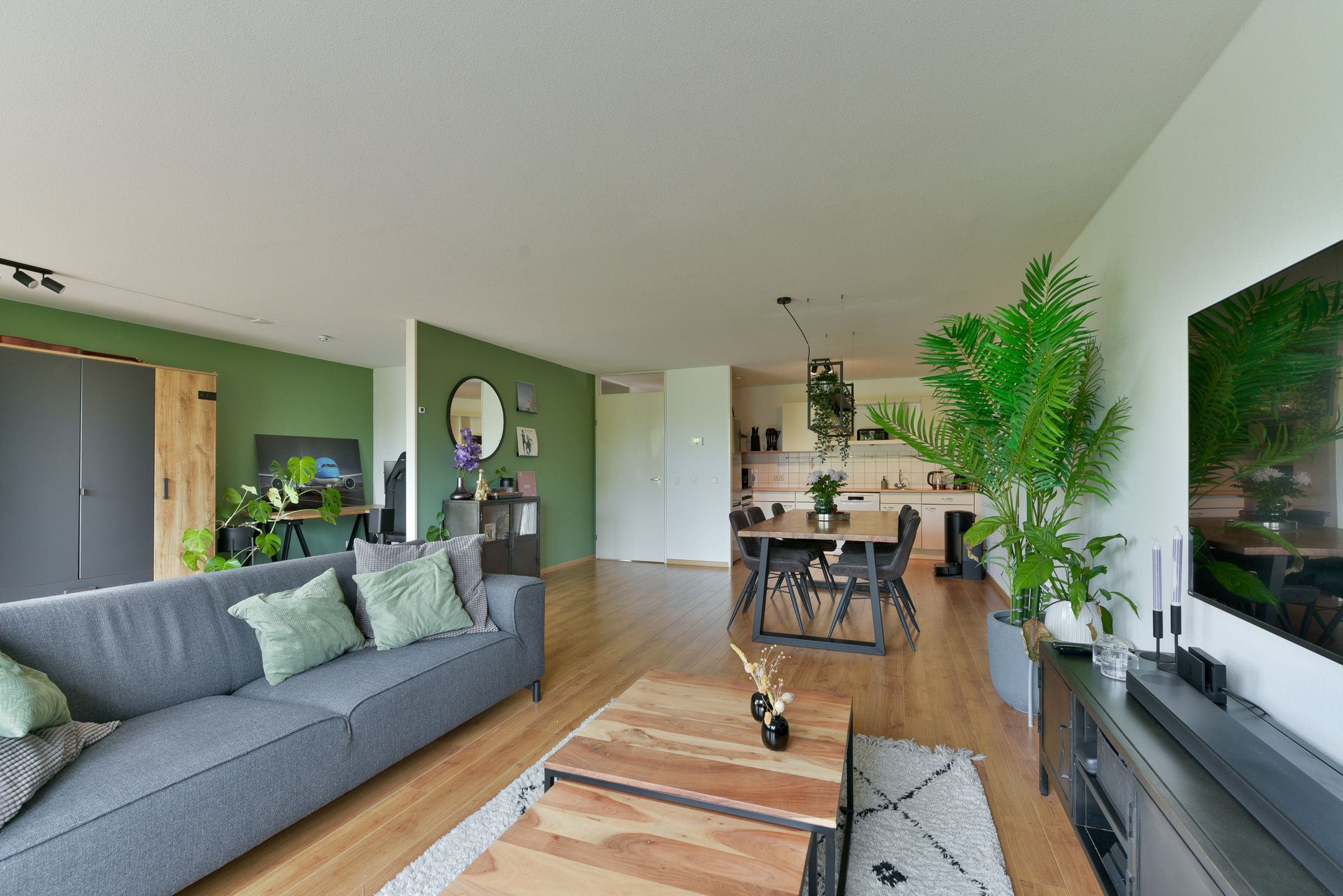 Photo 9 of Bronmos 14