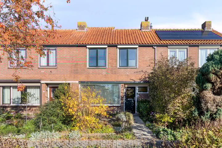 Photo 2 of De Manning 49