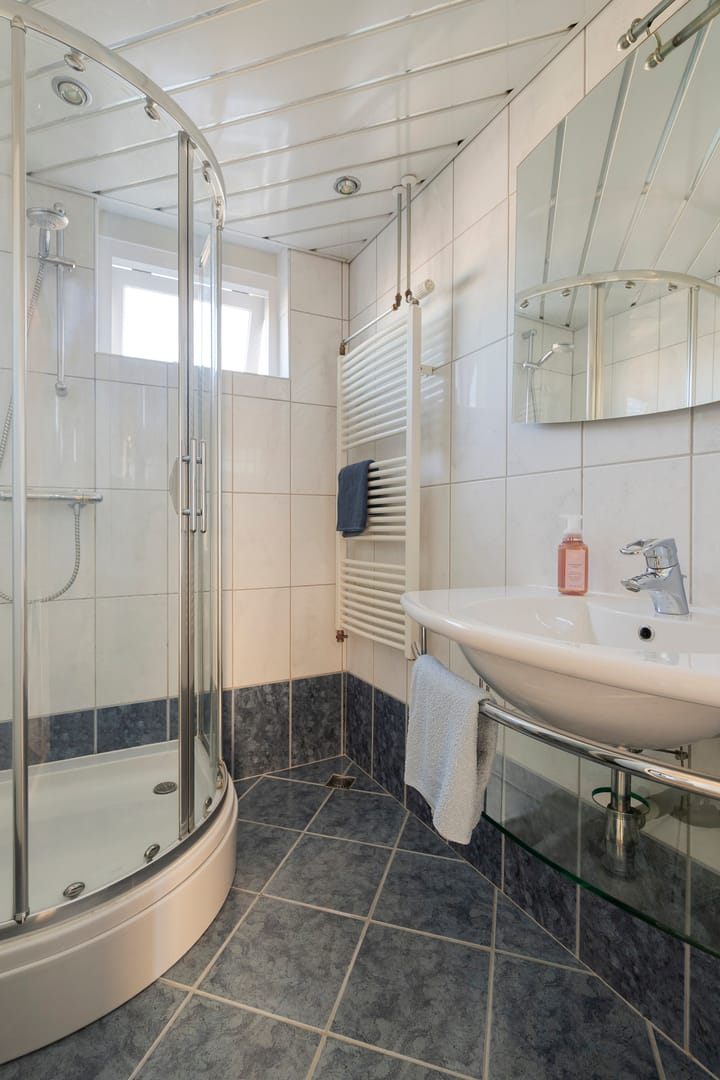 Photo 15 of De Manning 49