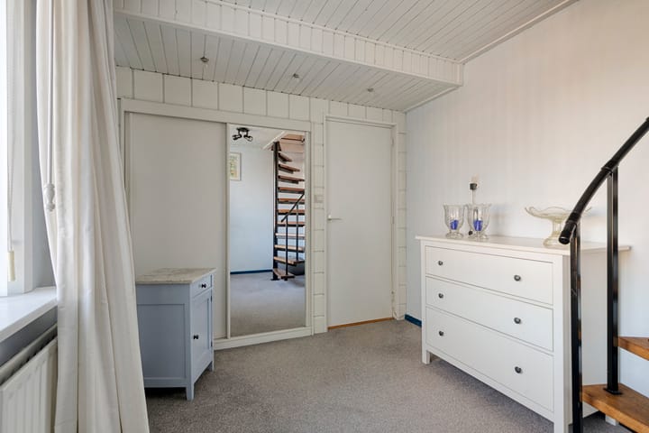 Photo 18 of De Manning 49