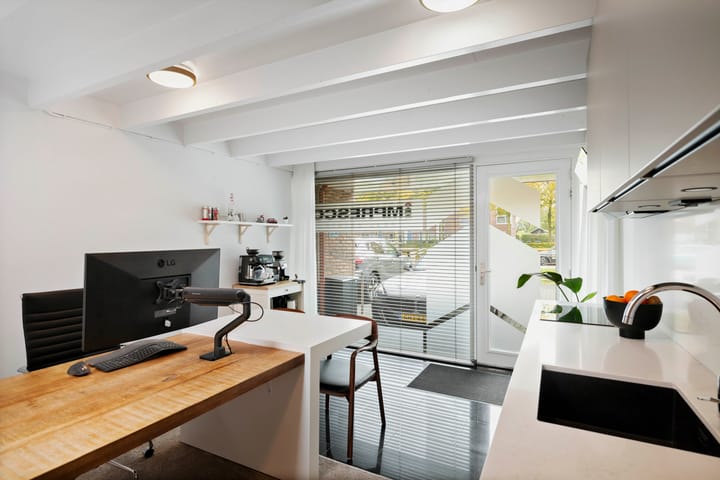 Photo 17 of Leonard Springerlaan 299