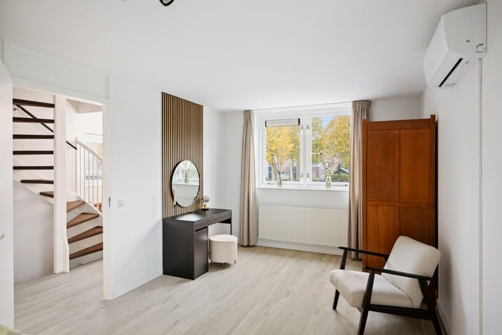 Photo 23 of Leonard Springerlaan 299