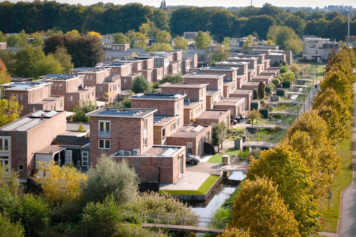 Photo 40 of Leonard Springerlaan 299