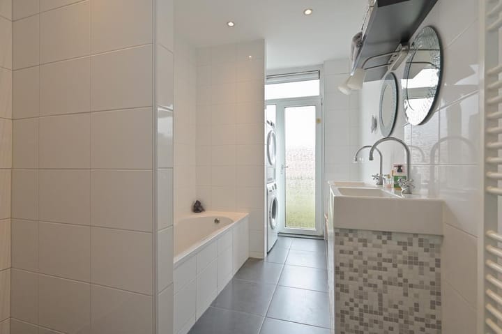 Photo 13 of Van Nijenrodestraat 98