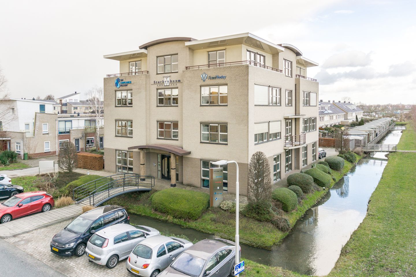 Bekijk foto 1 van Belle van Zuylenlaan 5