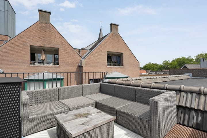 Photo 24 of Karnemelkstraat 11