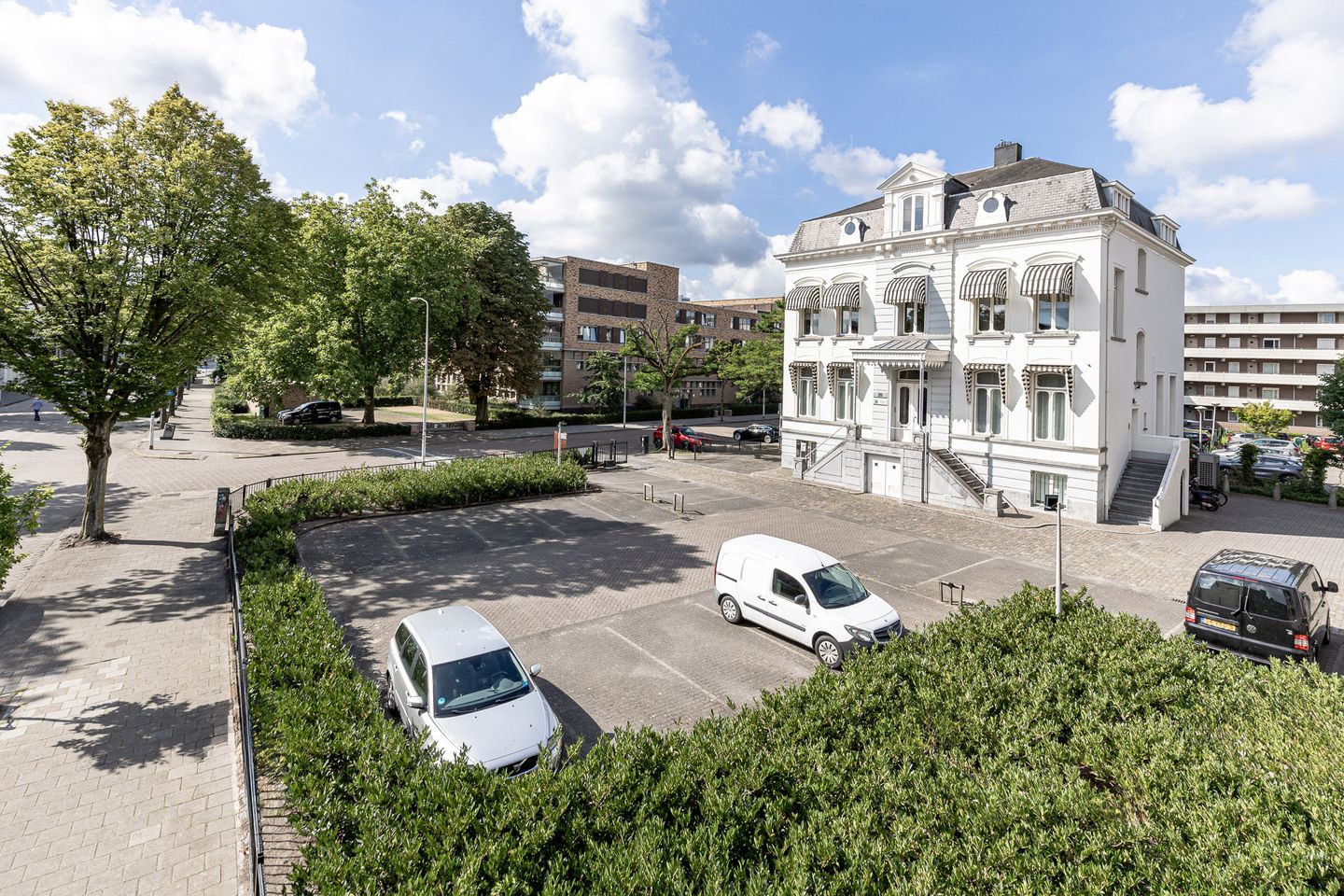 Bekijk foto 2 van Stratumsedijk 20