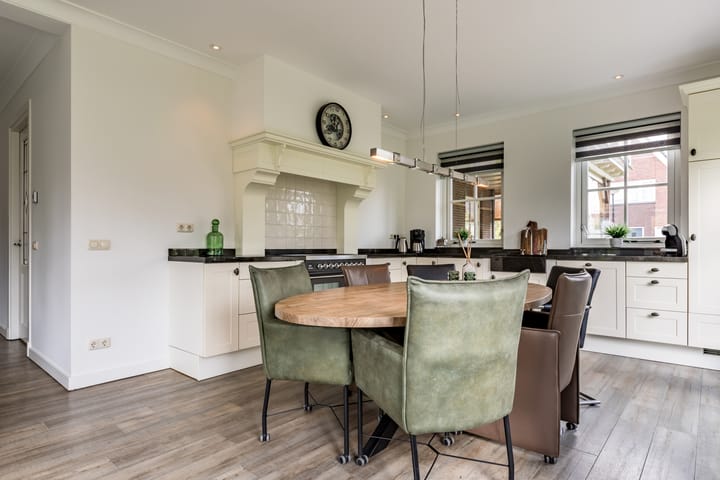 Foto 8 van Middenweg 16