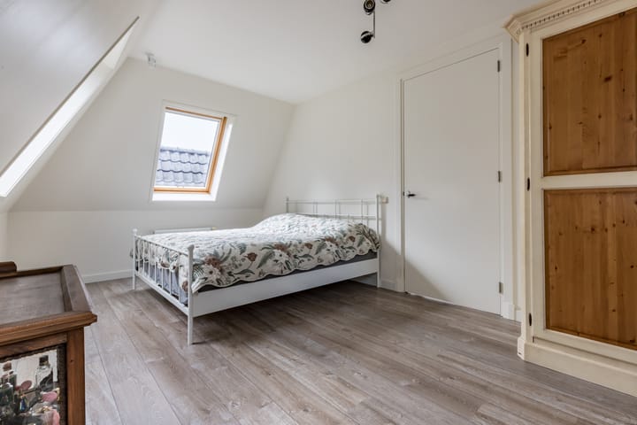 Foto 32 van Middenweg 16