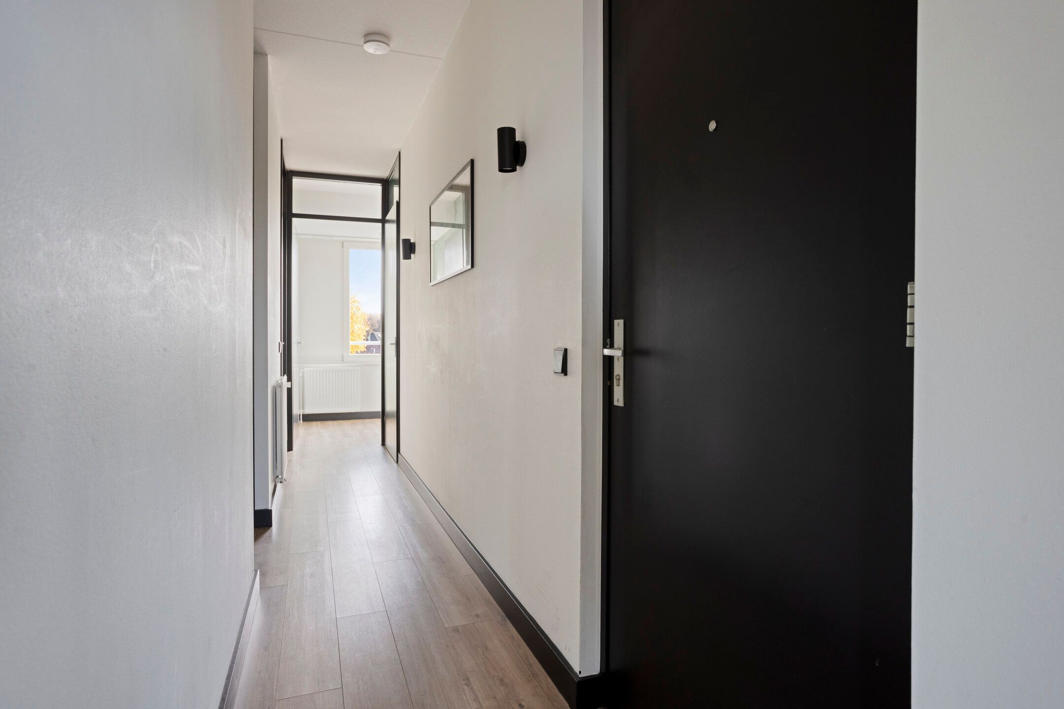 Foto 9 van Parallelweg Oost 1-L