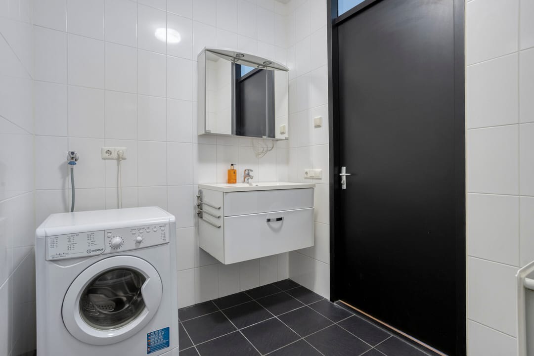 Foto 28 van Parallelweg Oost 1-L