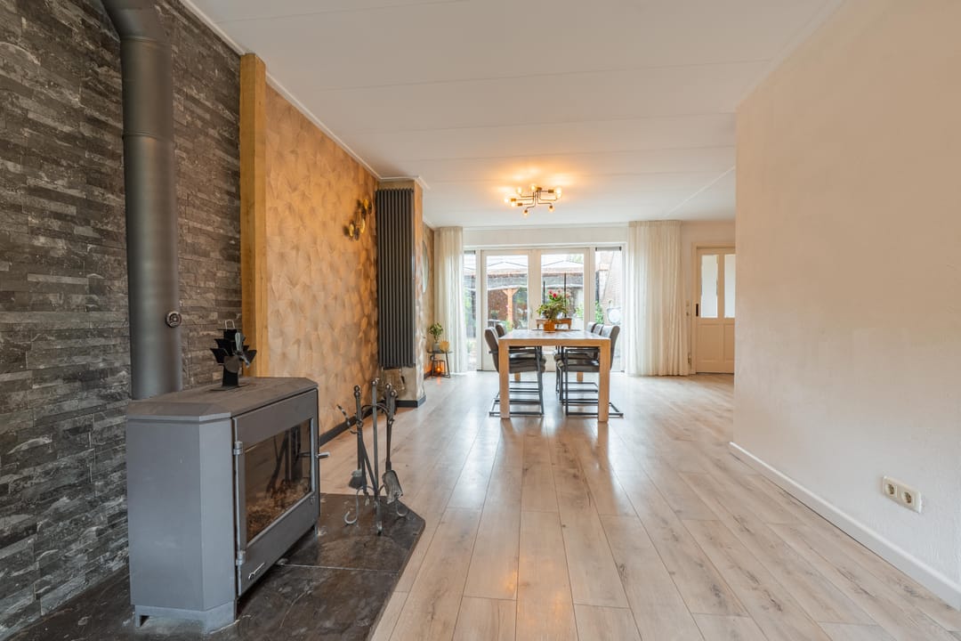 Foto 16 van Julianalaan 4