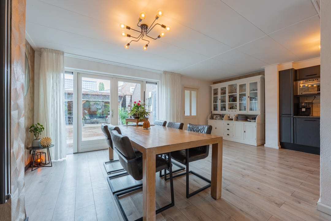 Foto 22 van Julianalaan 4