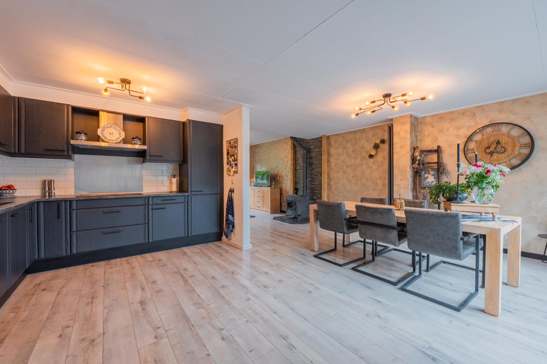 Foto 28 van Julianalaan 4