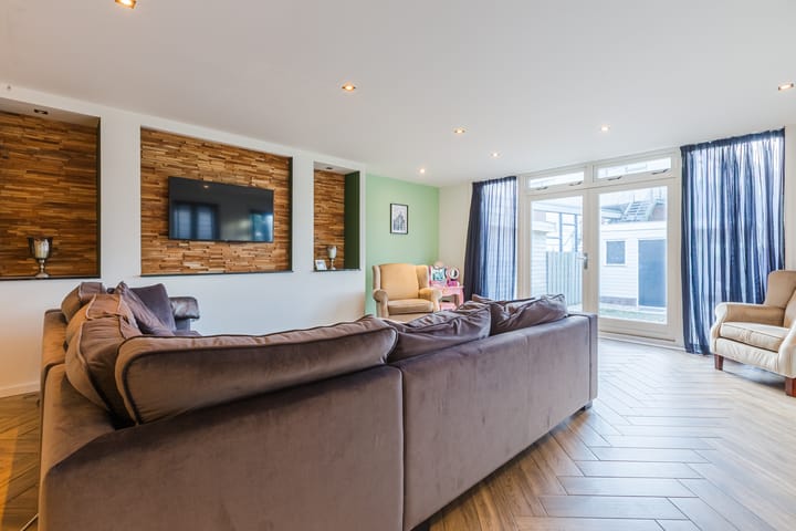 Photo 3 of Dorpsstraat 652