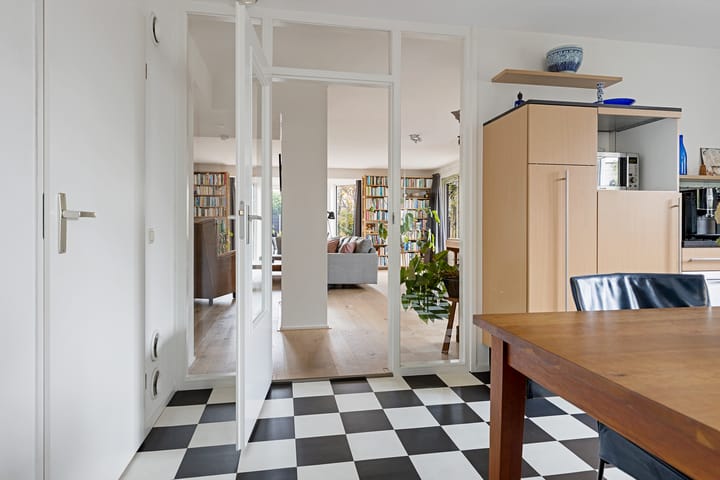 Photo 15 of Anna Blamanstraat 60