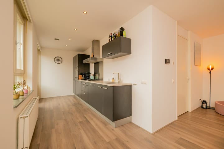 Foto 9 van Tieratesstraat 19