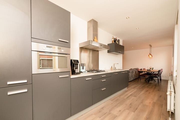 Foto 12 van Tieratesstraat 19