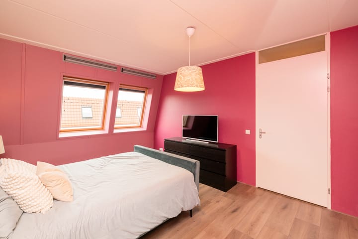 Foto 18 van Tieratesstraat 19