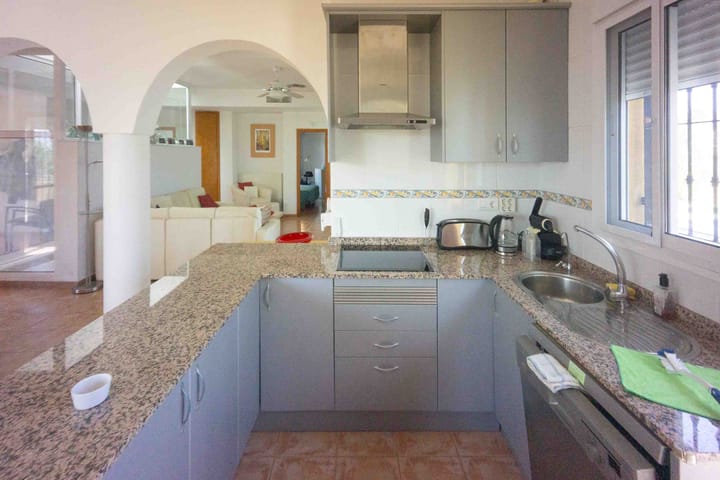 Foto 21 van Calle Curruca 33-15