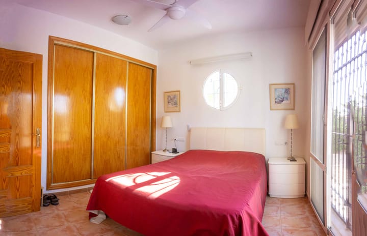 Foto 23 van Calle Curruca 33-15