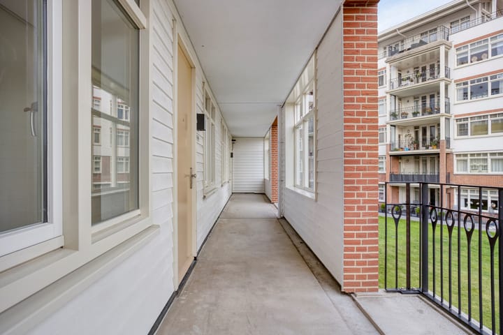 Foto 9 van De Klok 322