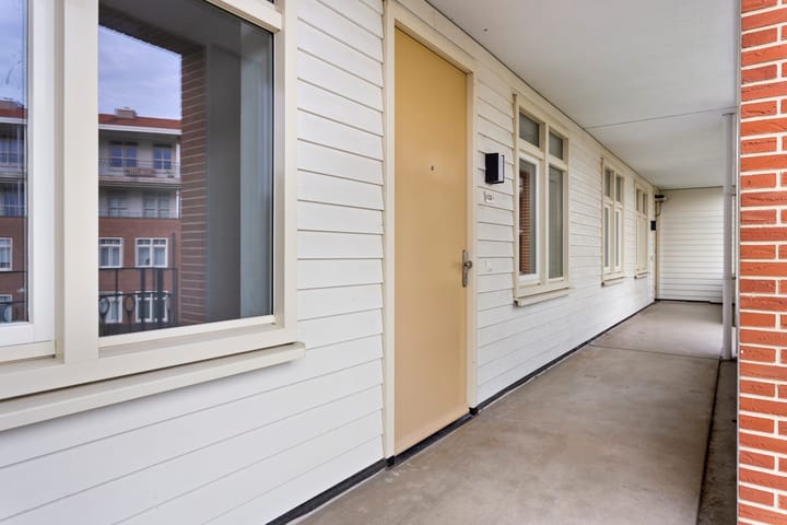 Foto 10 van De Klok 322