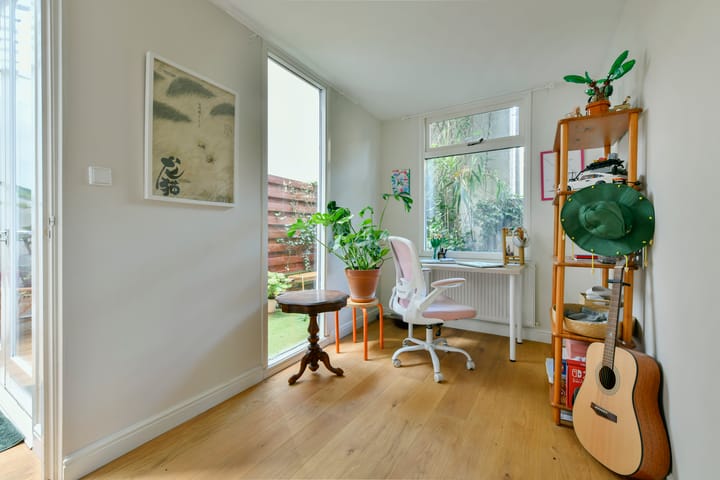 Photo 10 of Marcusstraat 3-H