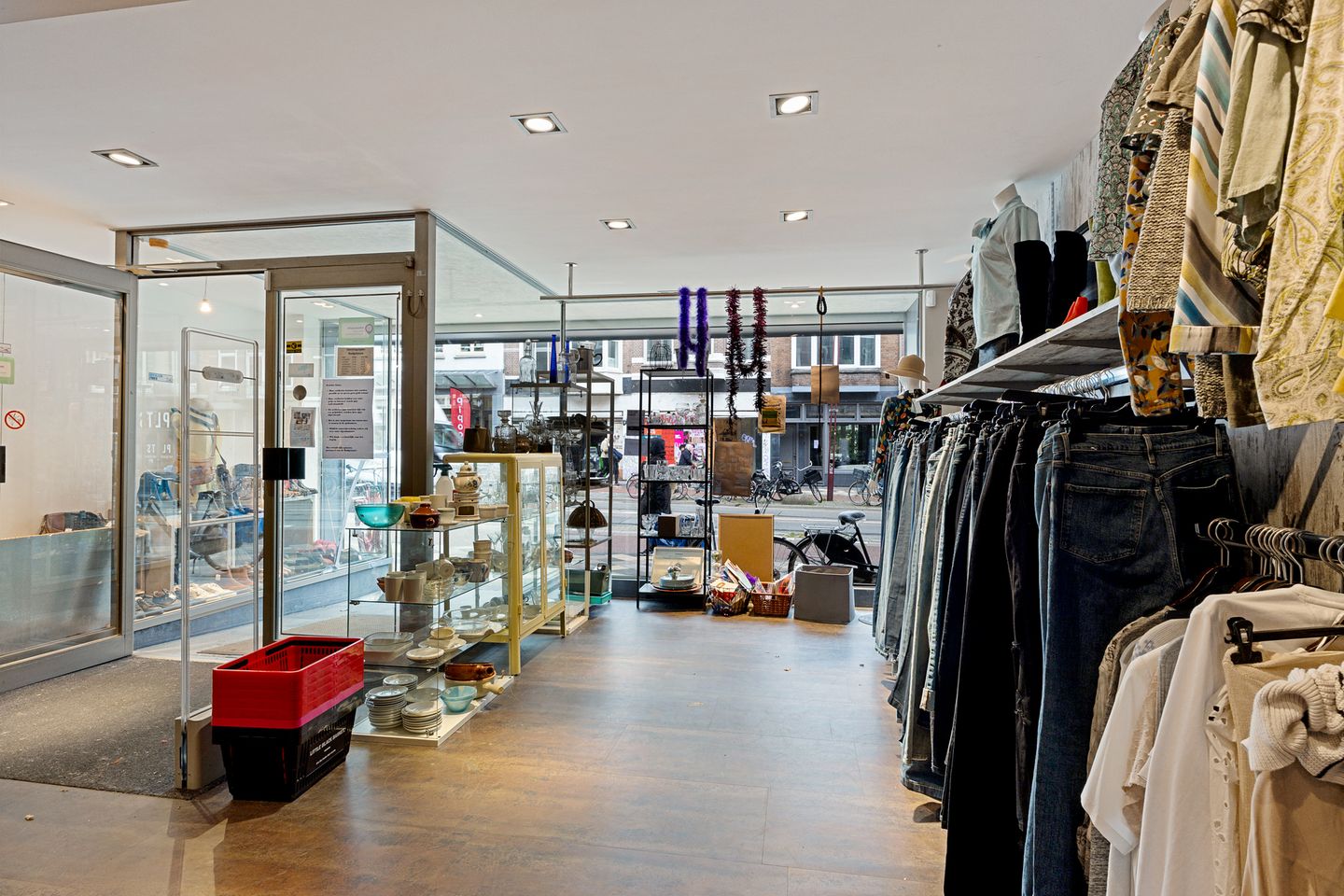 Bekijk foto 2 van Middenweg 14-16