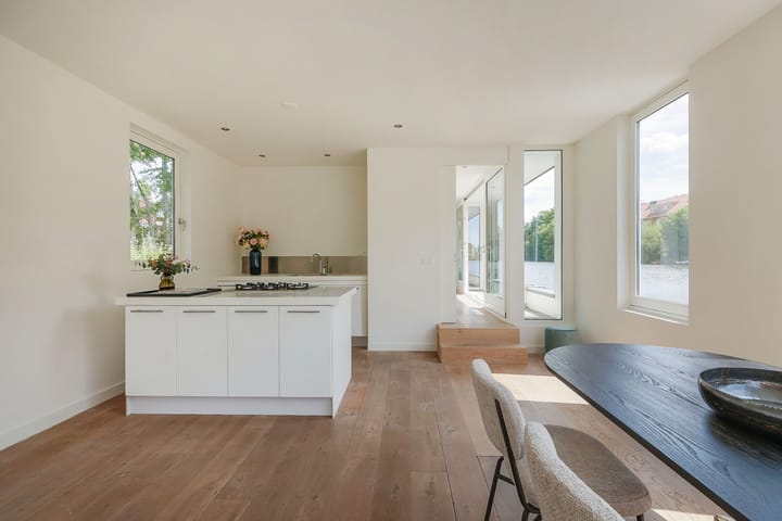 Photo 9 of Zeeburgerpad 168