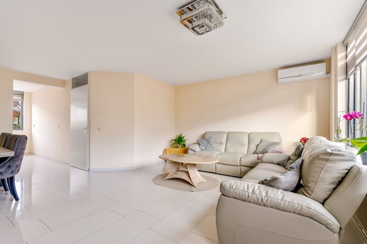 Foto 12 van Pasolinistraat 57