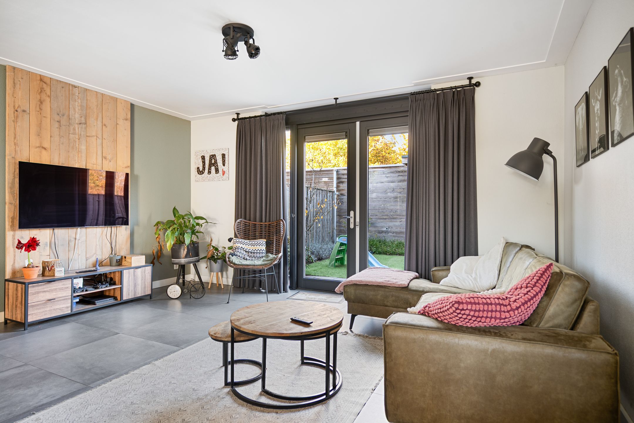 Photo 9 of Akkernoot 37