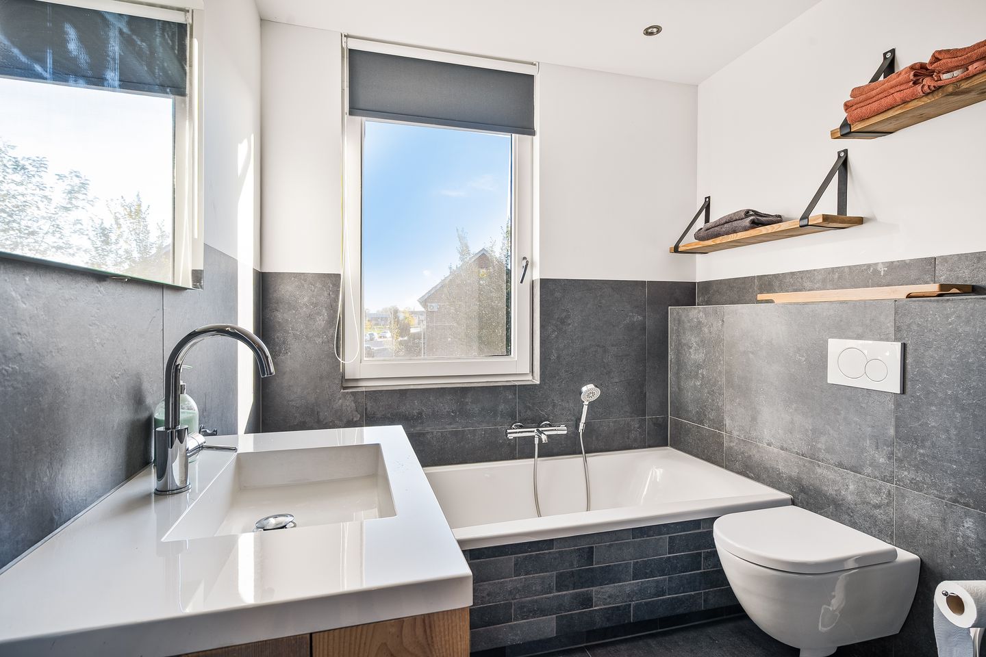 Photo 29 of Akkernoot 37