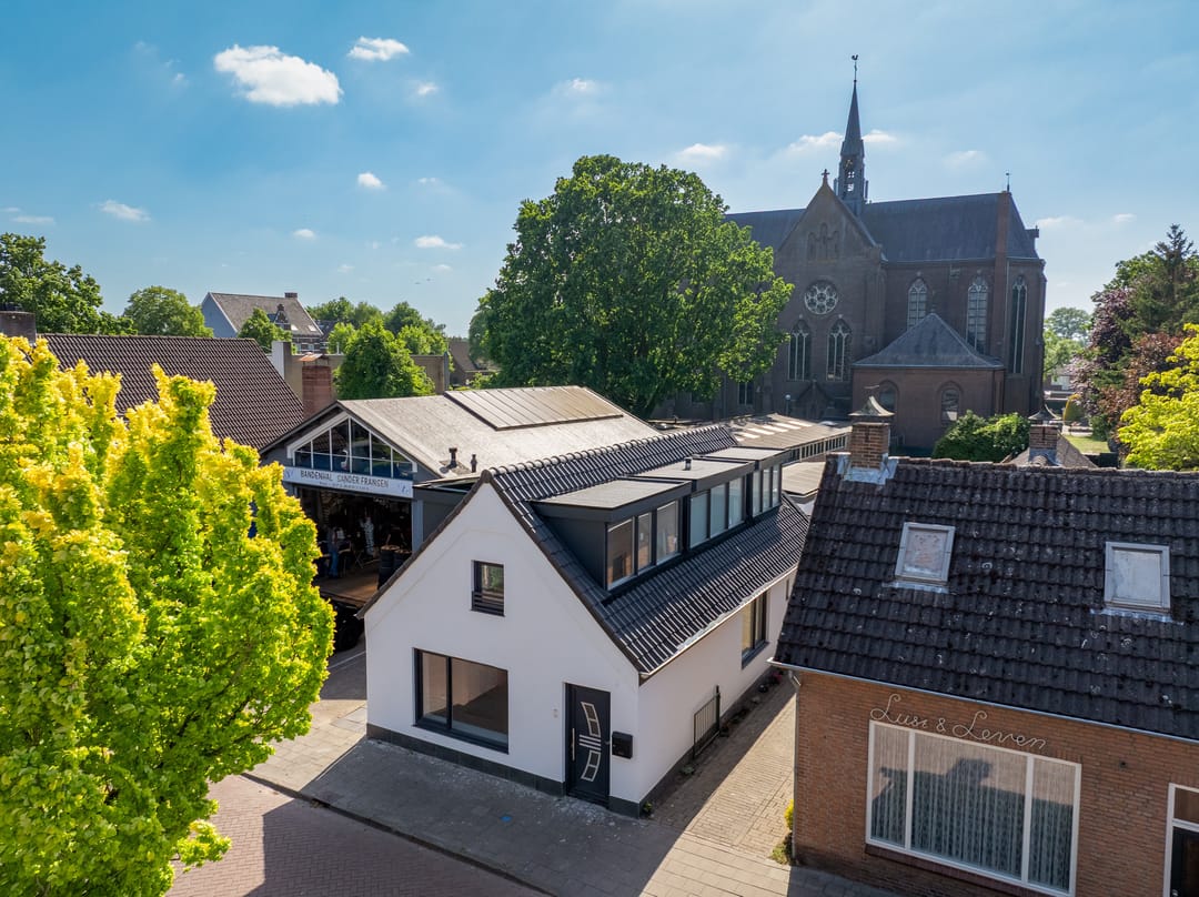 Photo 1 of Meester Prinsenstraat 9