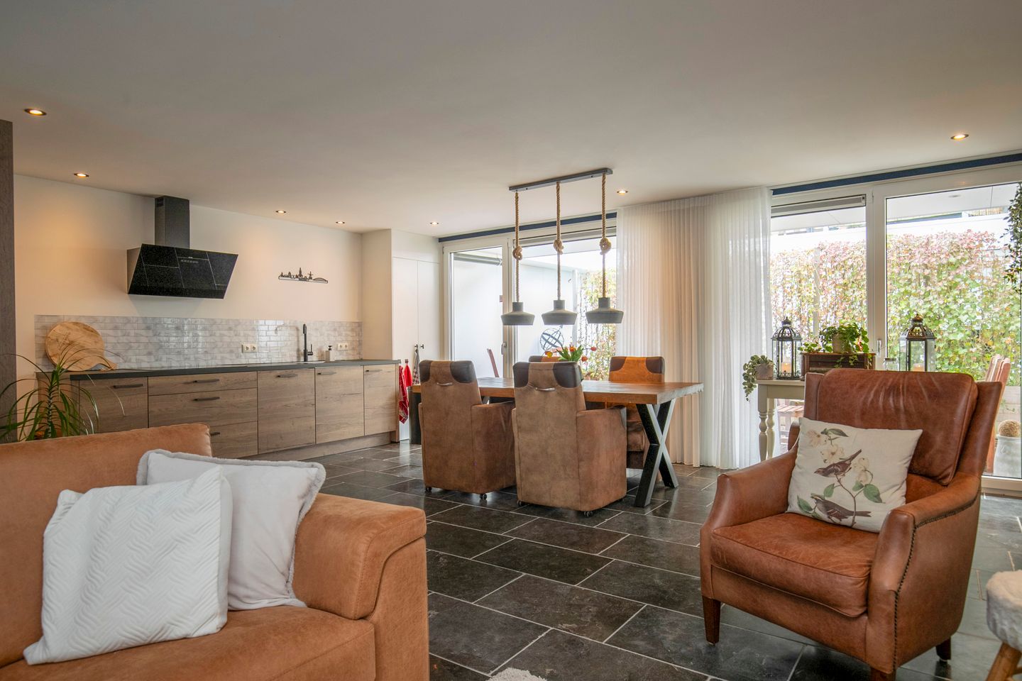 Photo 4 of Rosmolenstraat 27-A